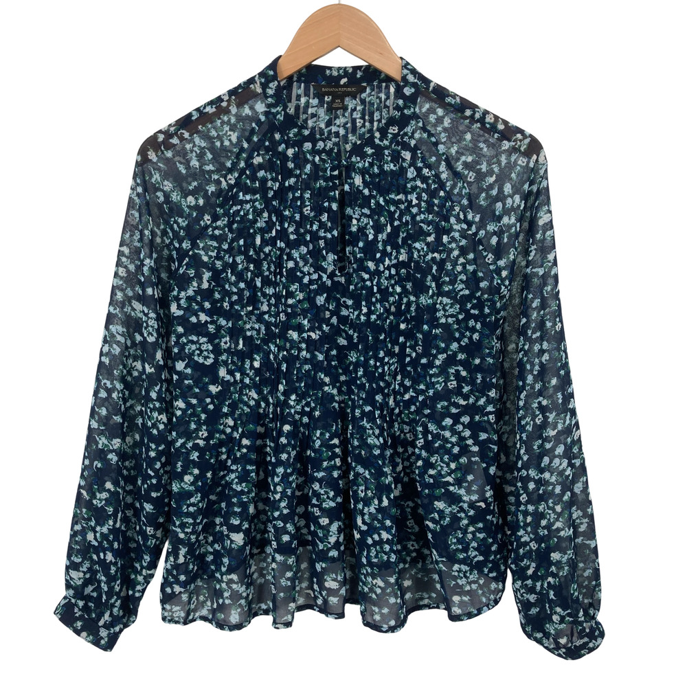 Banana Republic Semi Sheer Navy Green Floral Pleated Sheer Blouse Top XS Womens